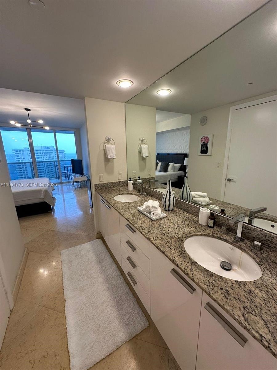 1800 S Ocean Dr #1606 Hallandale Beach, FL 33009