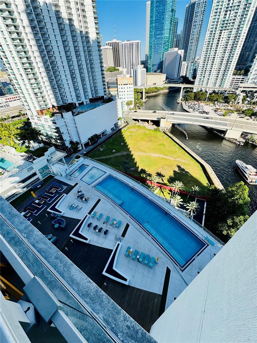 92 SW 3rd St #2112 Miami, FL 33130