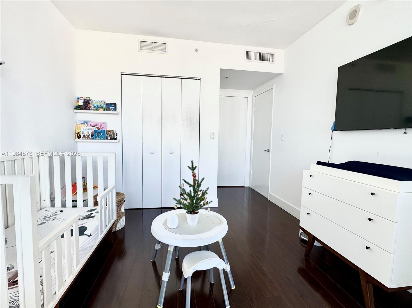 92 SW 3rd St #2112 Miami, FL 33130