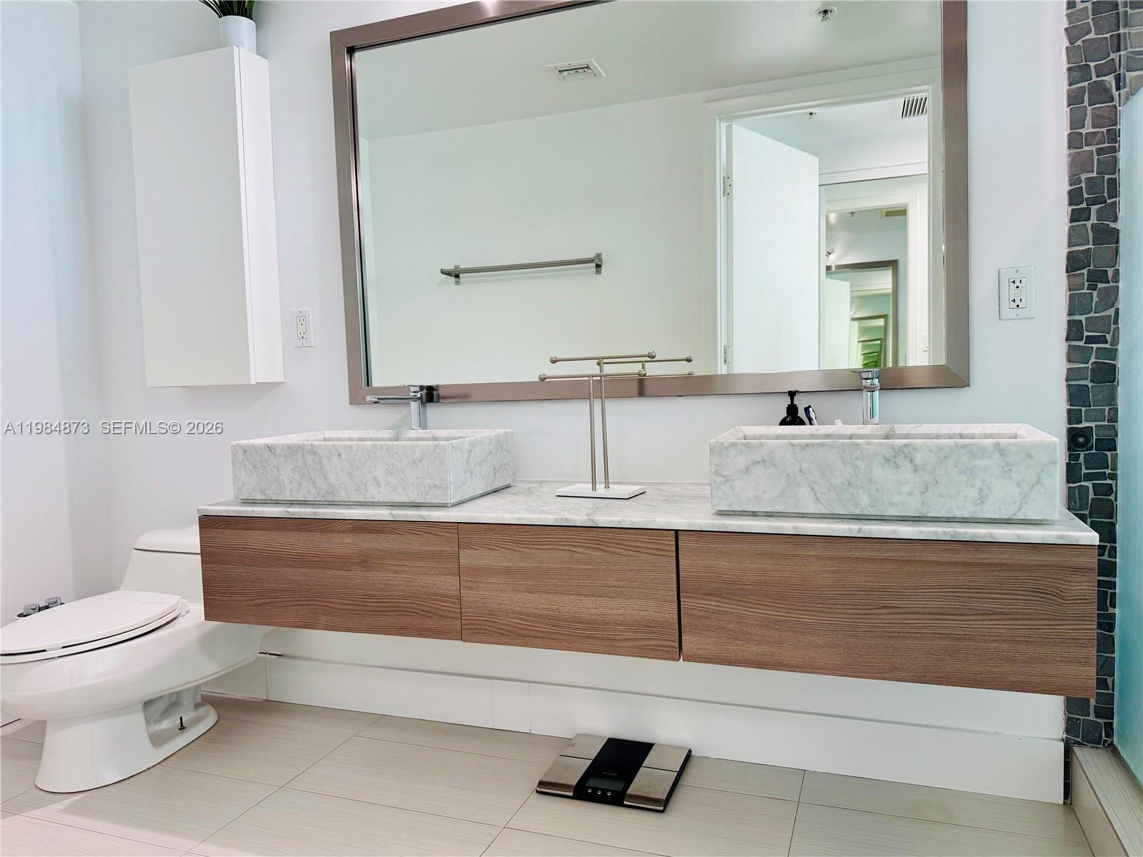 92 SW 3rd St #2112 Miami, FL 33130