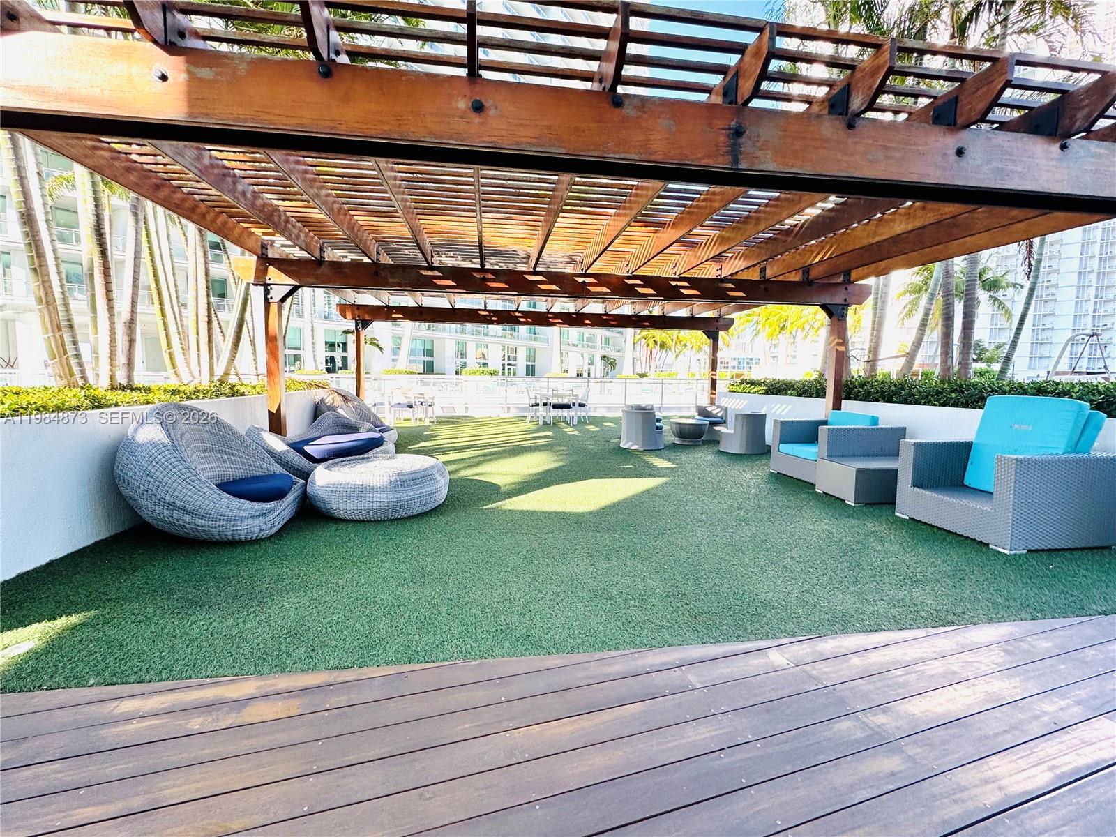 92 SW 3rd St #2112 Miami, FL 33130