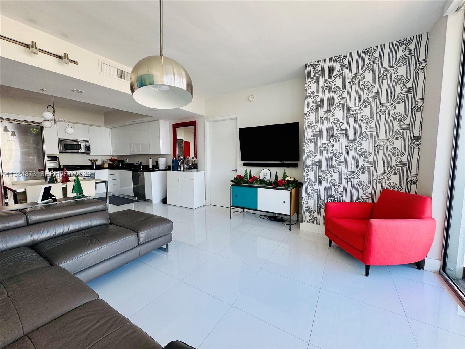 92 SW 3rd St #2112 Miami, FL 33130