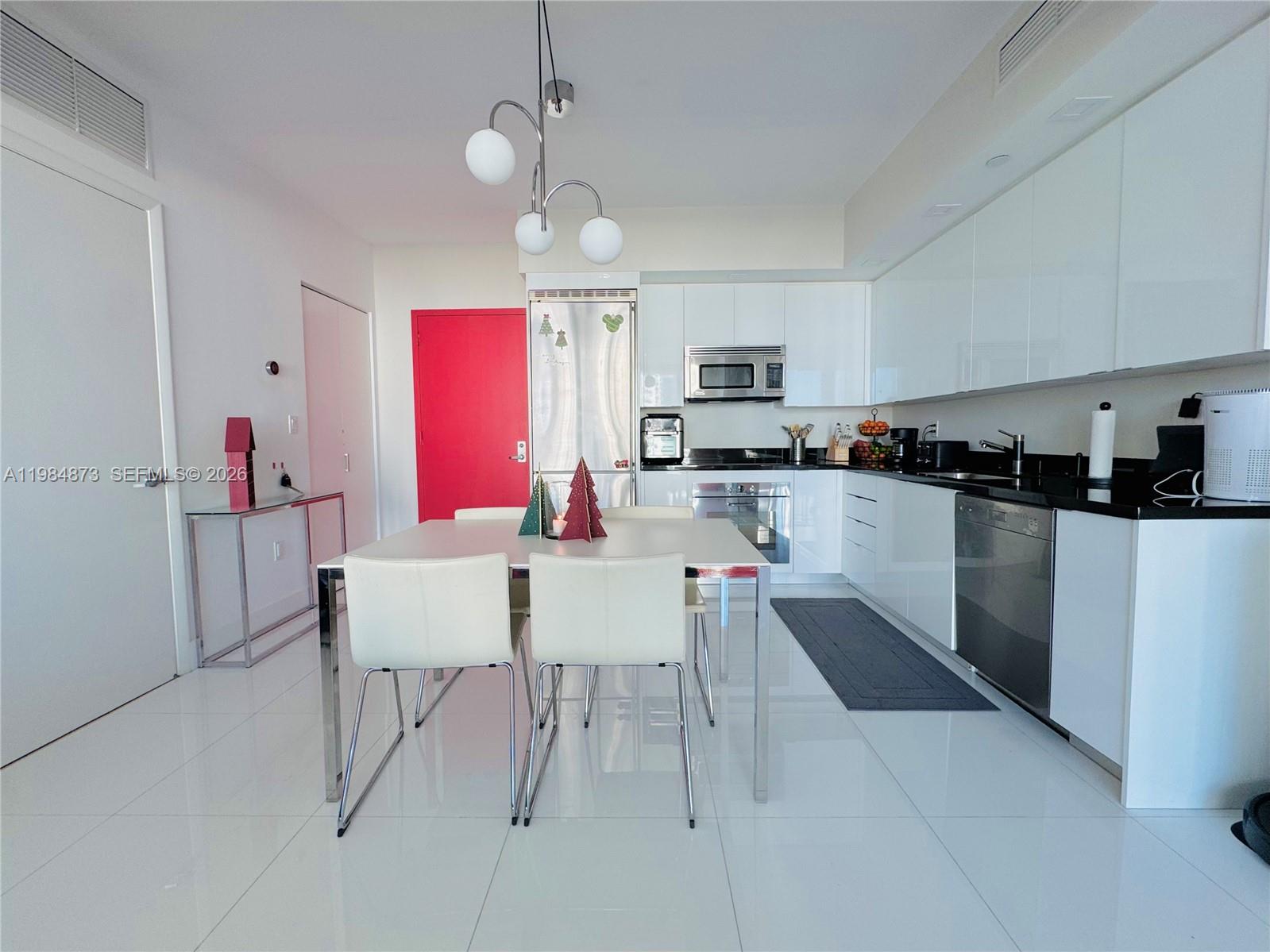 92 SW 3rd St #2112 Miami, FL 33130