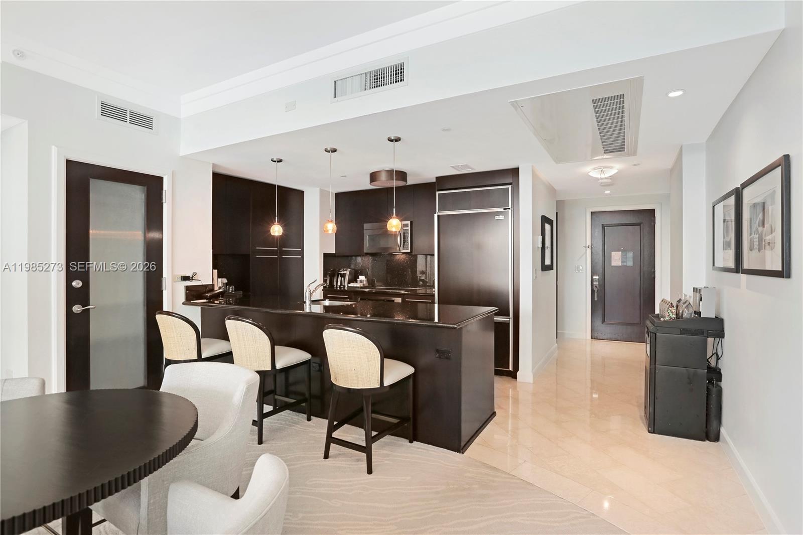 4391 Collins Ave #307 Miami Beach, FL 33140