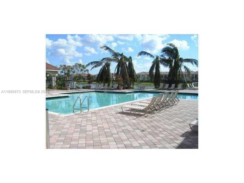2486 Centergate Dr #102 Miramar, FL 33025