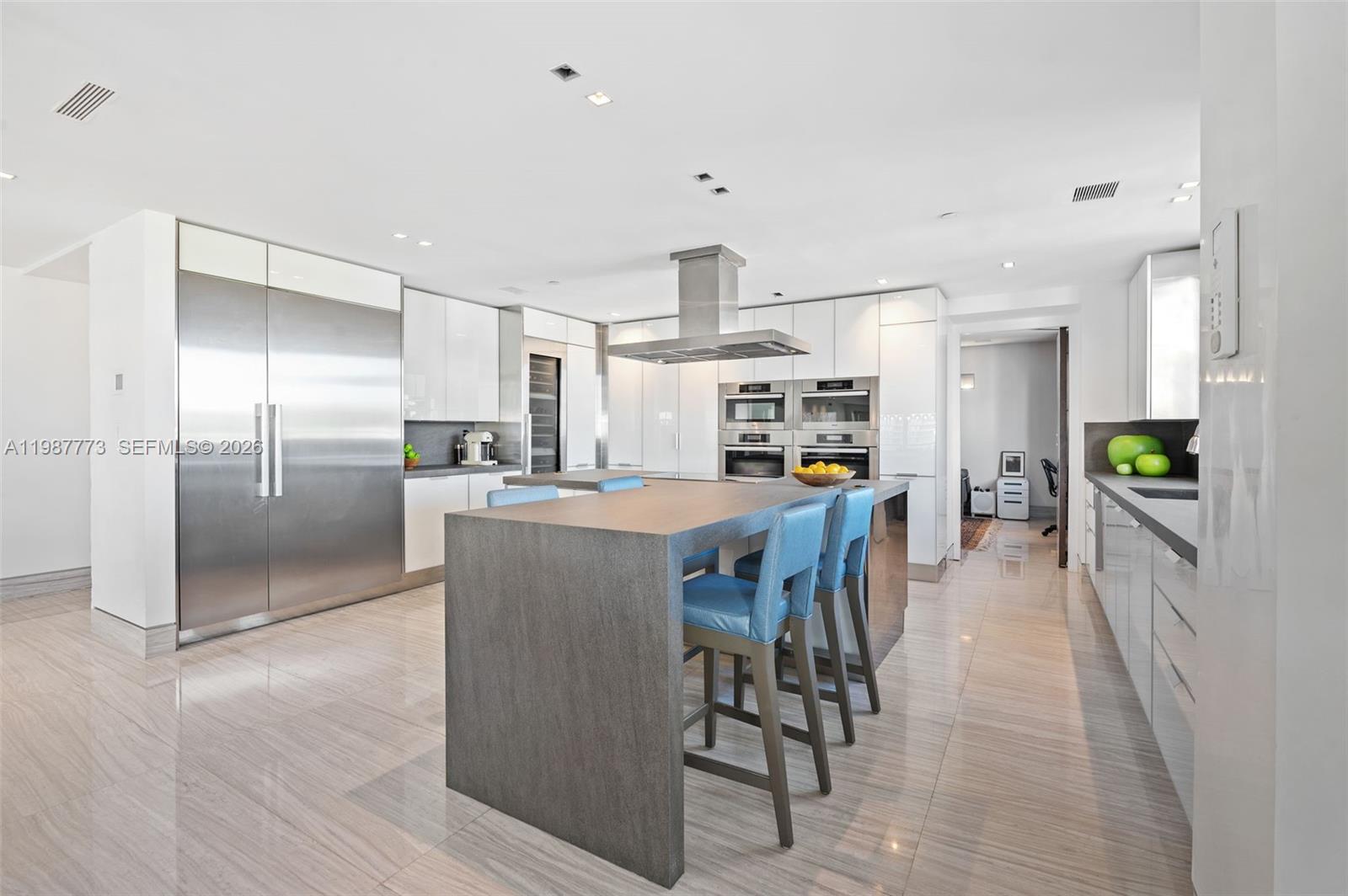 3535 Hiawatha Ave #502 Miami, FL 33133