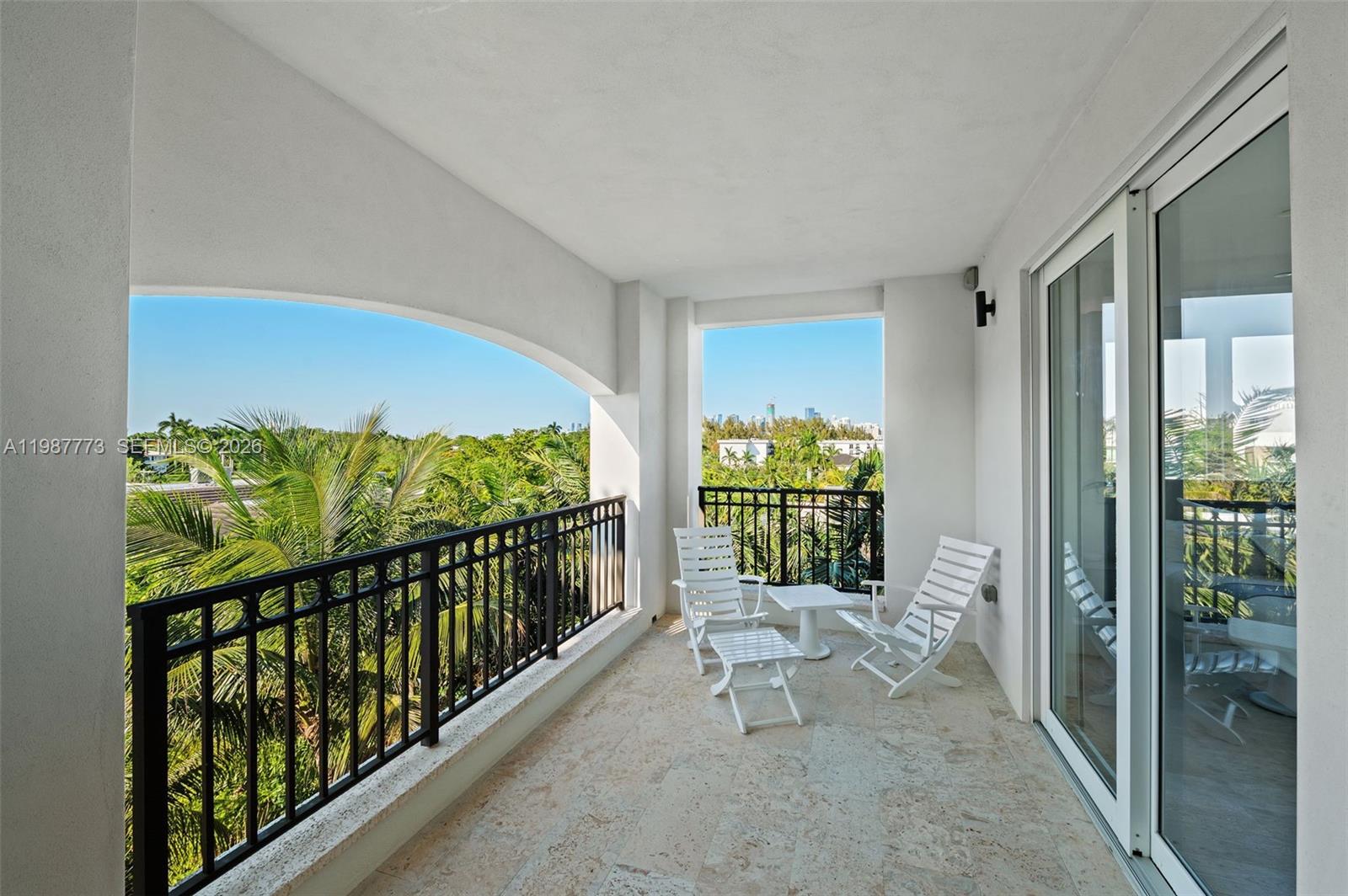 3535 Hiawatha Ave #502 Miami, FL 33133