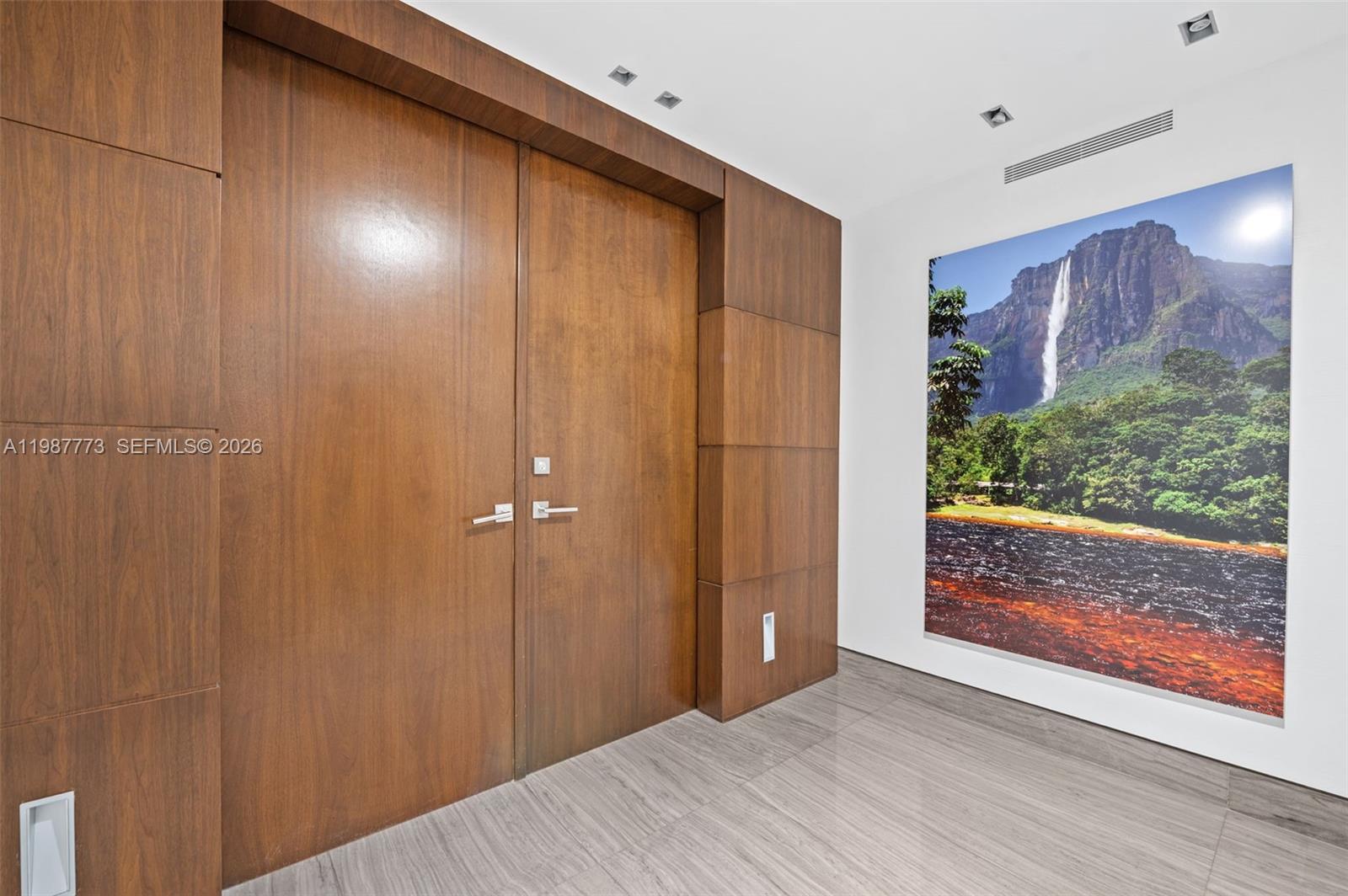 3535 Hiawatha Ave #502 Miami, FL 33133