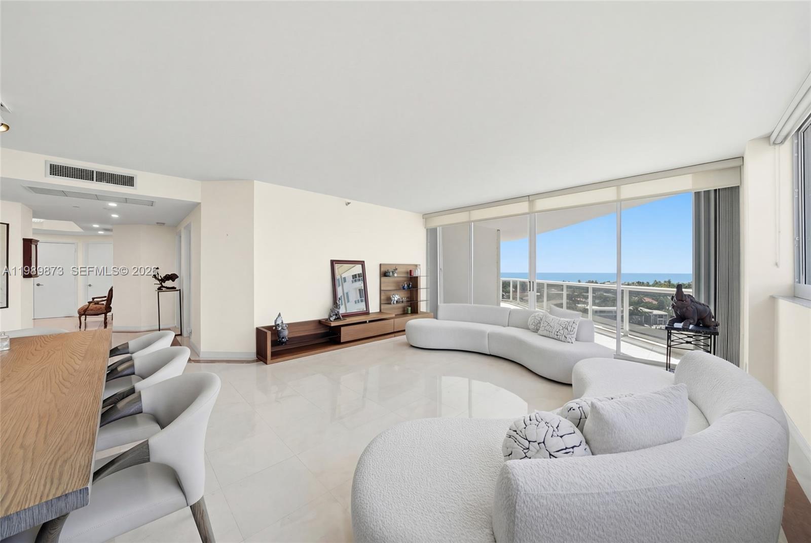 3801 NE 207th St #1203