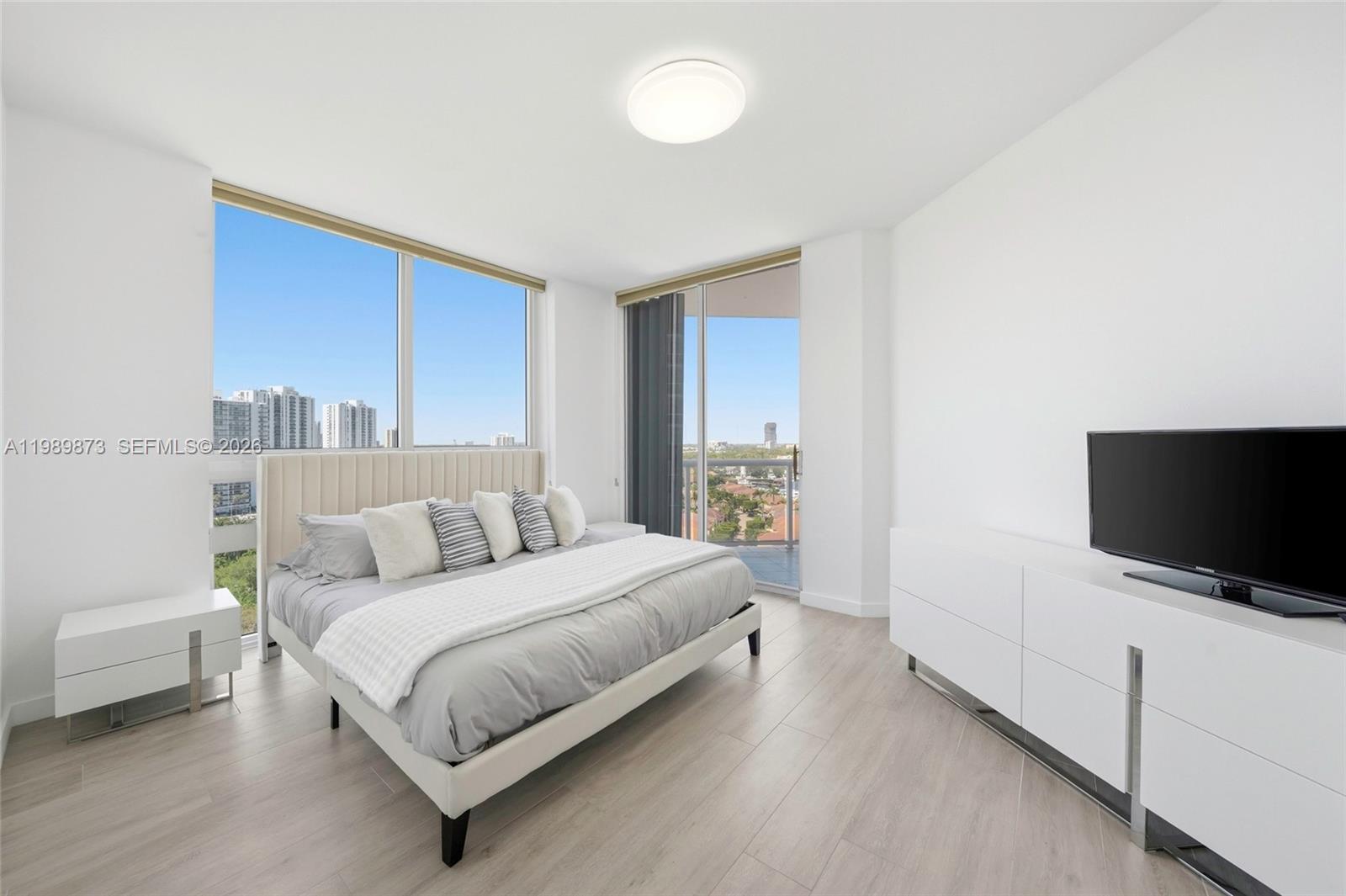 image One Island Place I17