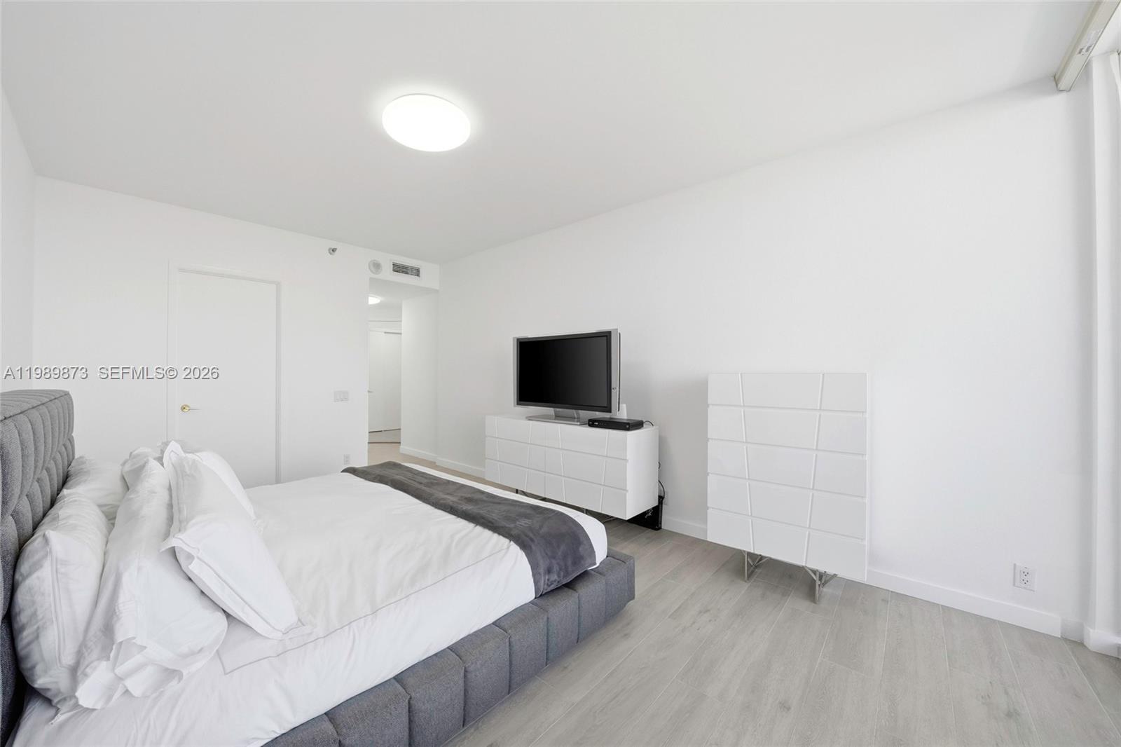 image One Island Place I25