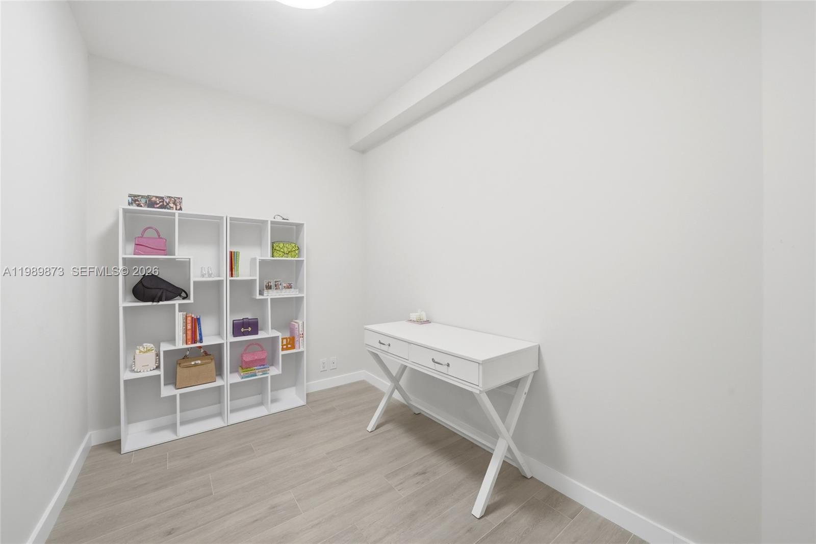 image One Island Place I26