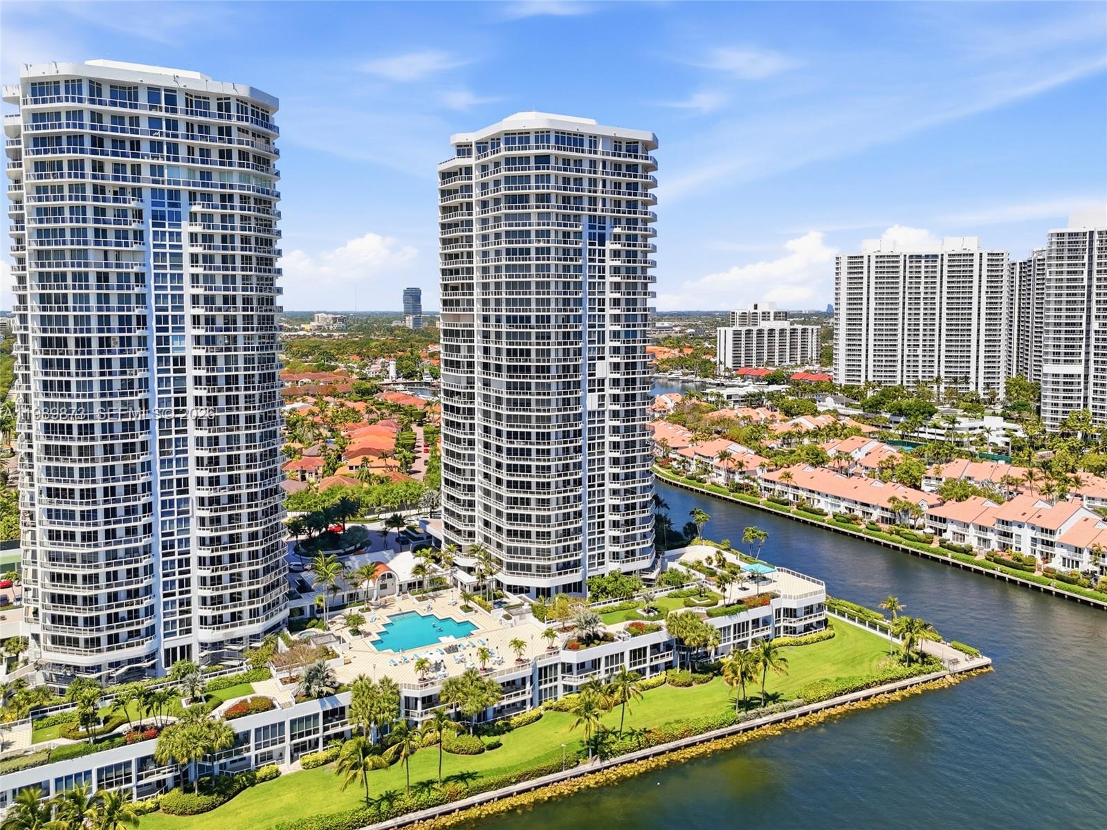 image One Island Place I35