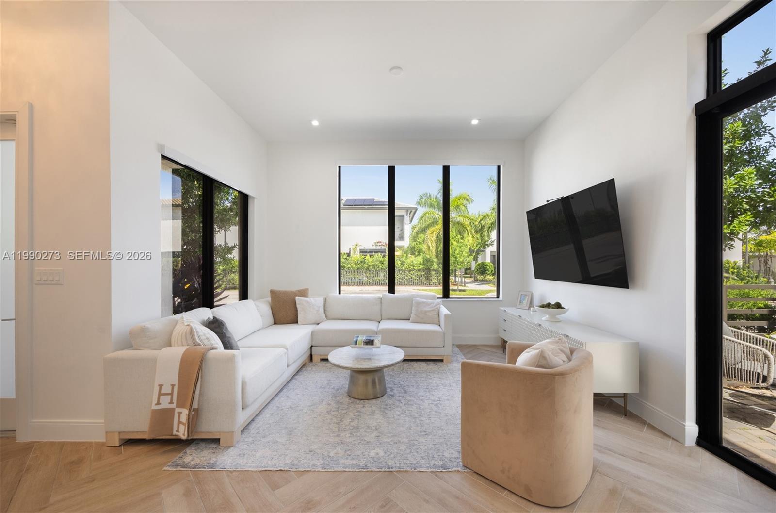 8026 NW 43rd St Doral, FL 33166