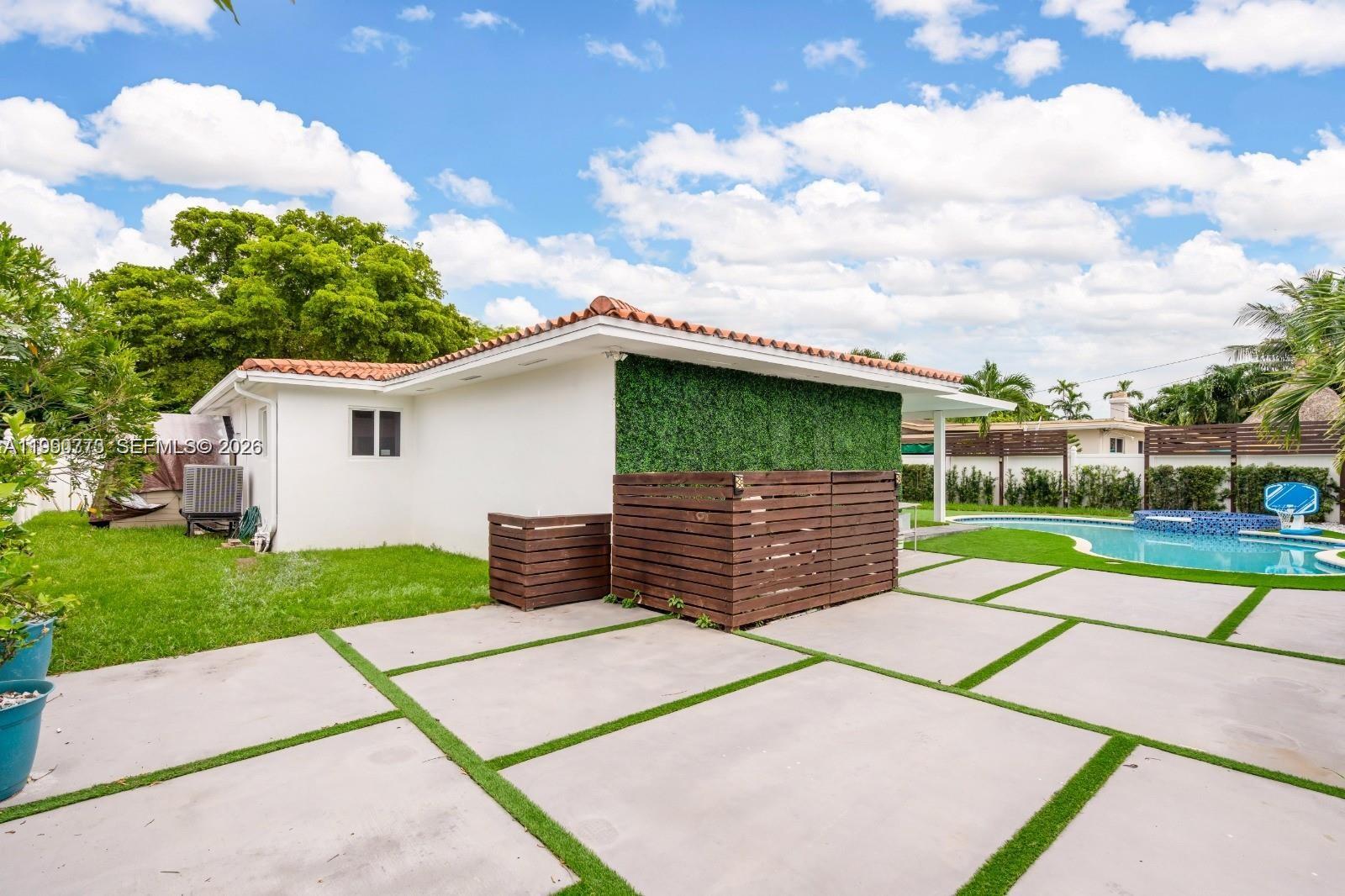 1040 N Royal Poinciana Blvd Miami Springs, FL 33166