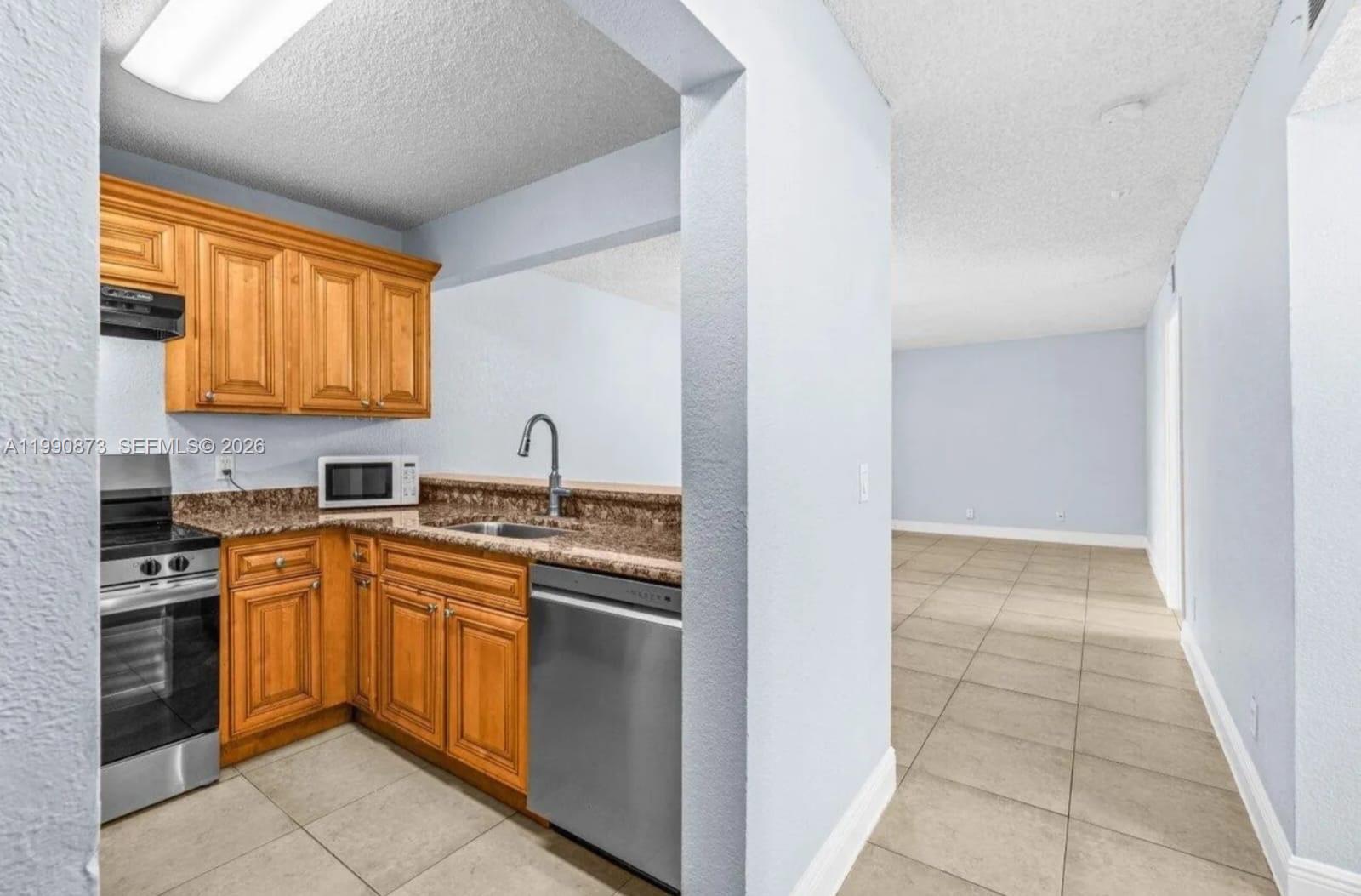 1495 Lake Crystal Dr #H West Palm Beach, FL 33411