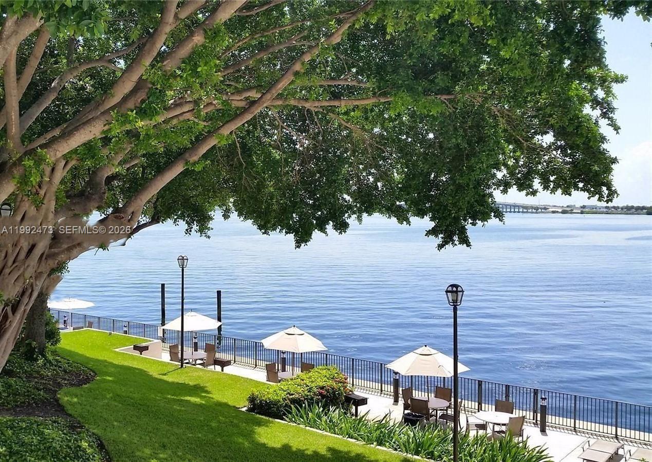 2333 Brickell Ave #2310 Miami, FL 33129