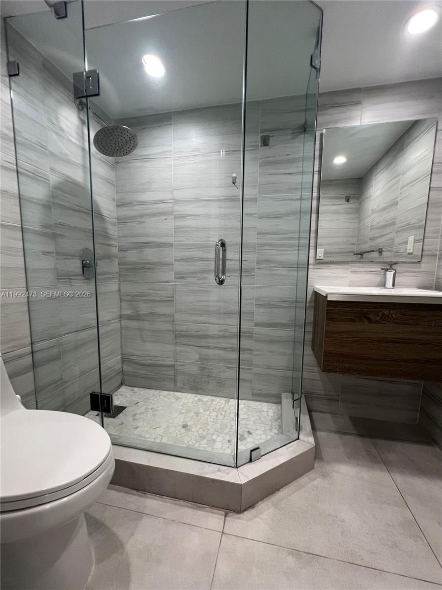 2333 Brickell Ave #2310 Miami, FL 33129