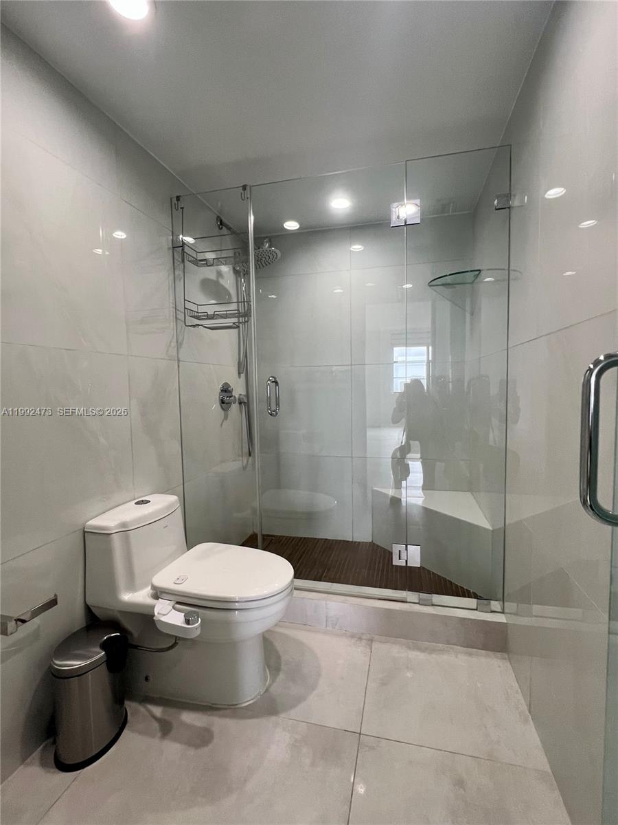 2333 Brickell Ave #2310 Miami, FL 33129