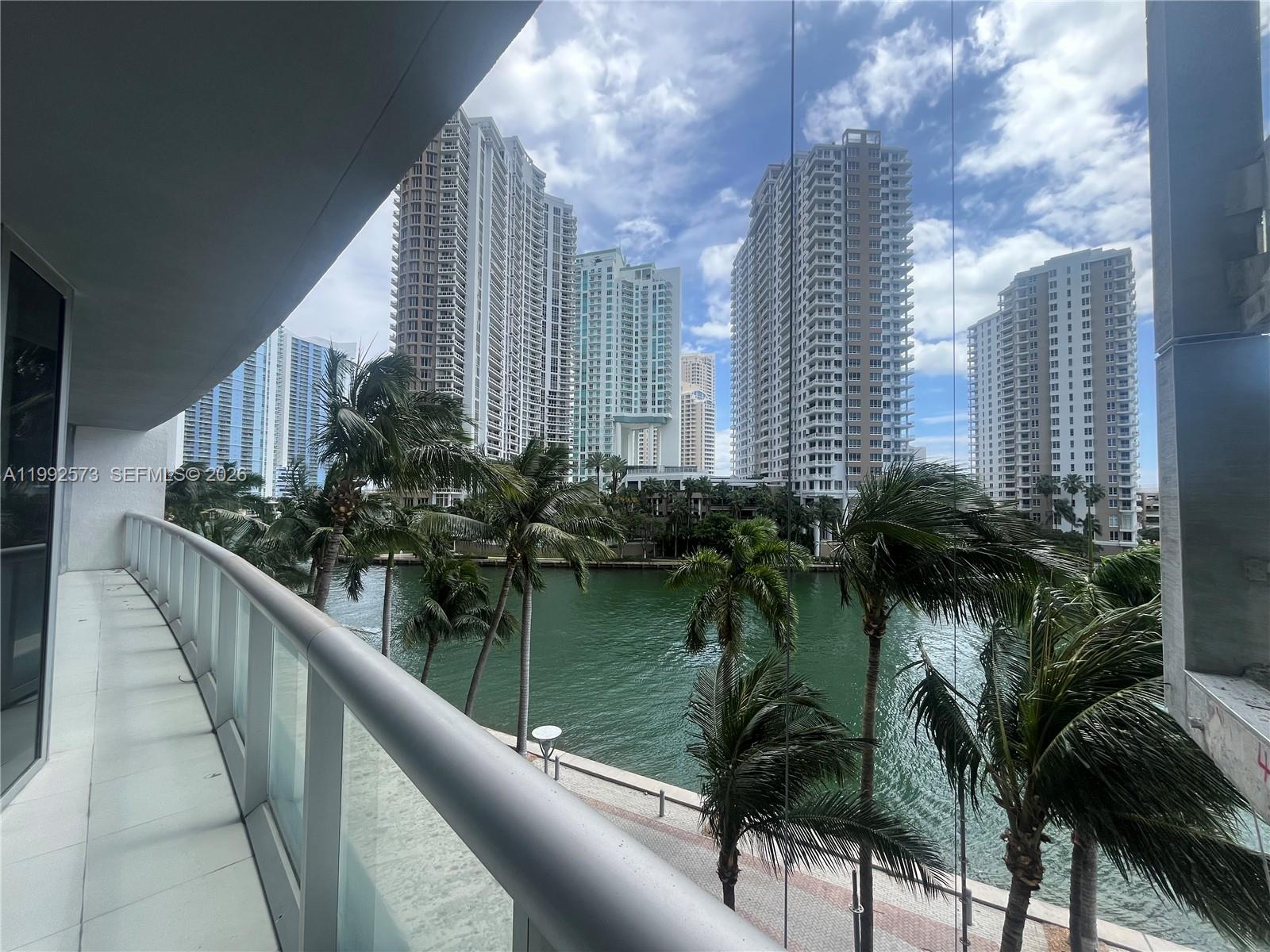 image Icon Brickell II21