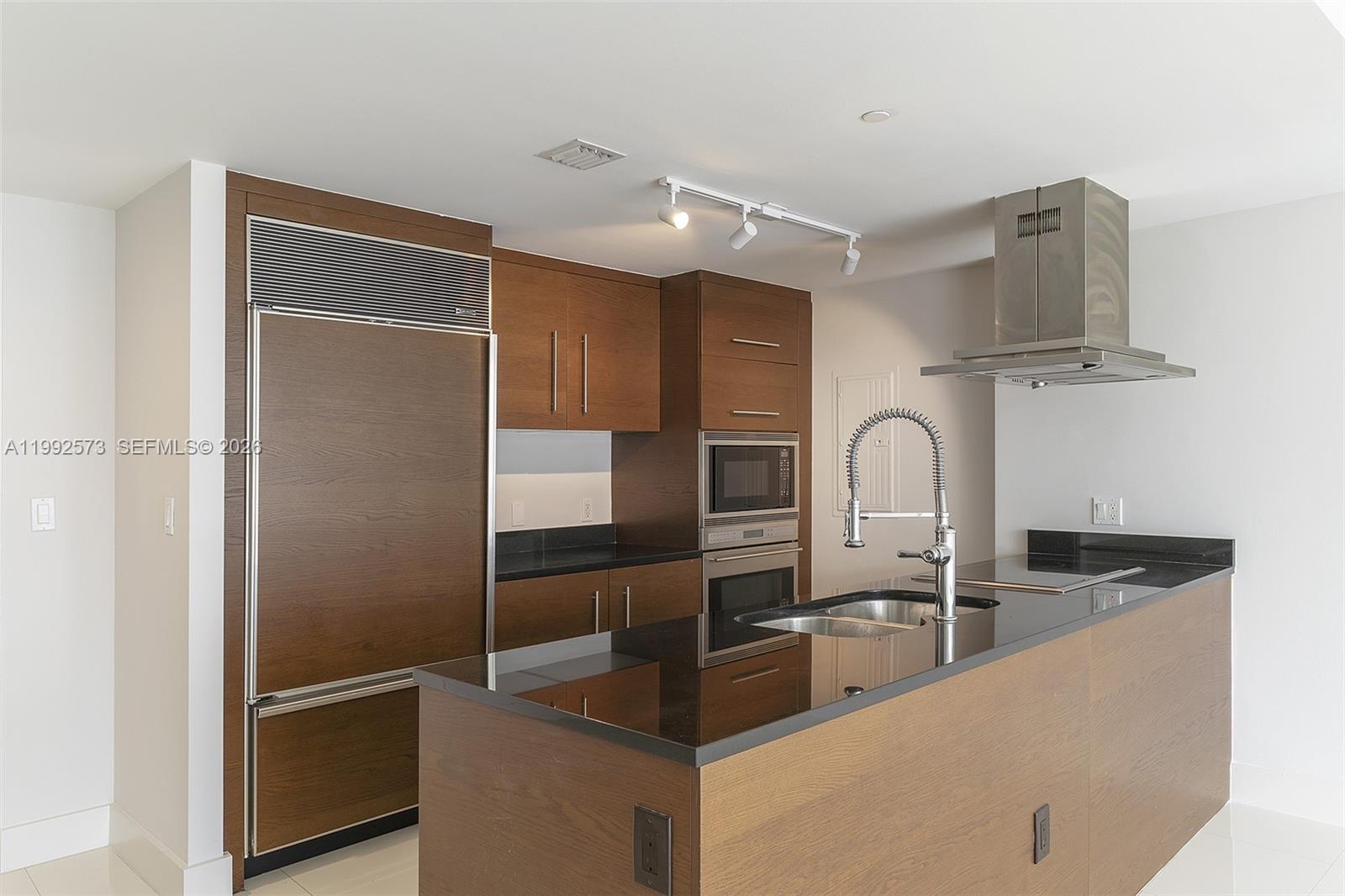 495 Brickell Ave #BAY407 Miami, FL 33131