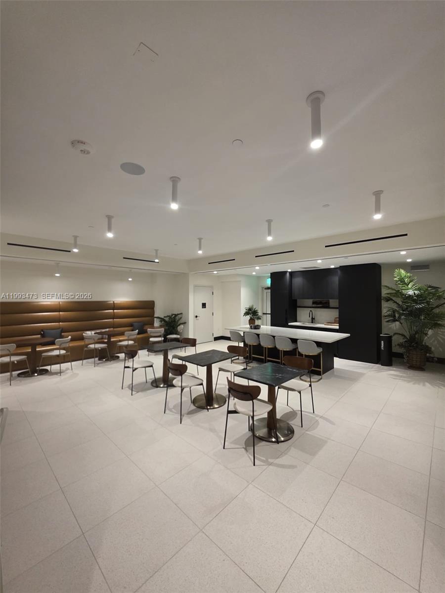 225 N Miami Ave #910 Miami, FL 33128