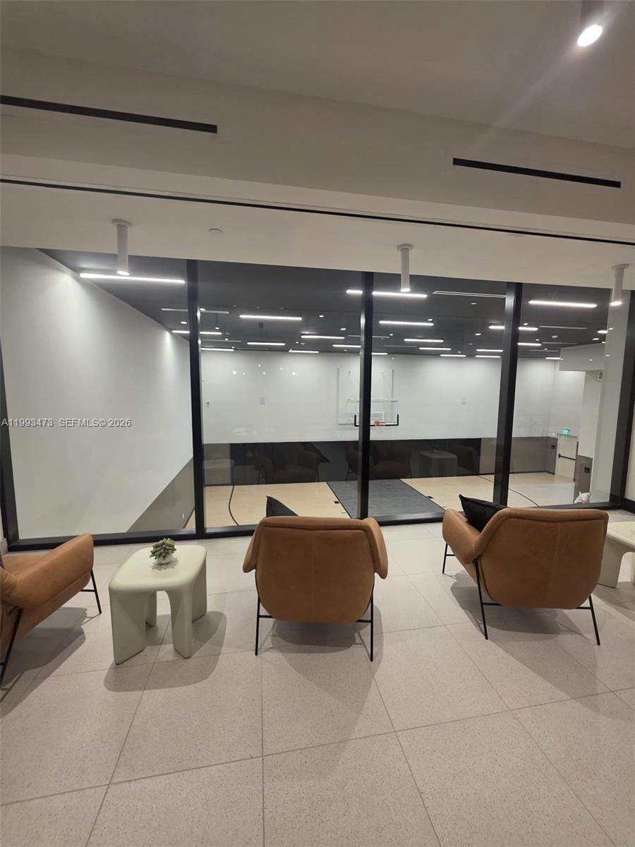 225 N Miami Ave #910 Miami, FL 33128