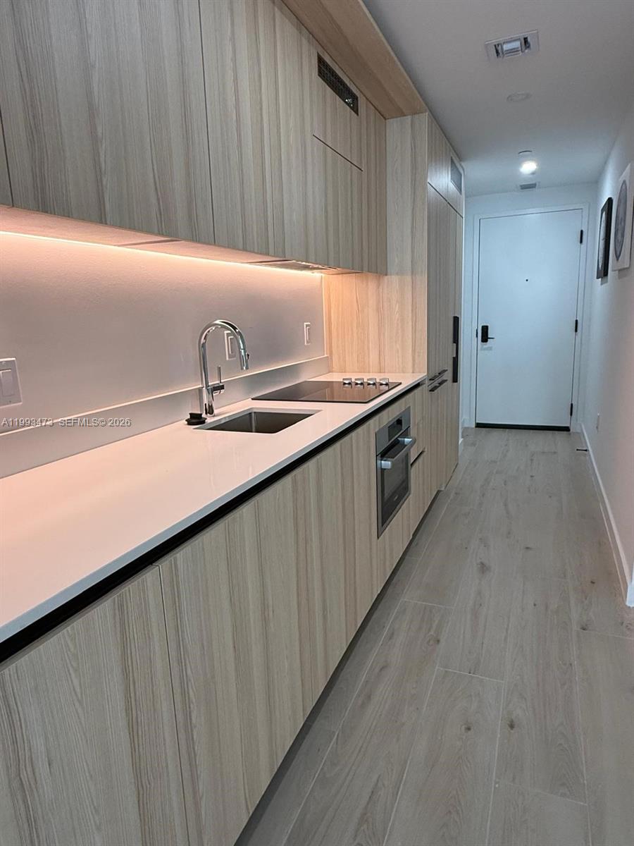 225 N Miami Ave #910 Miami, FL 33128