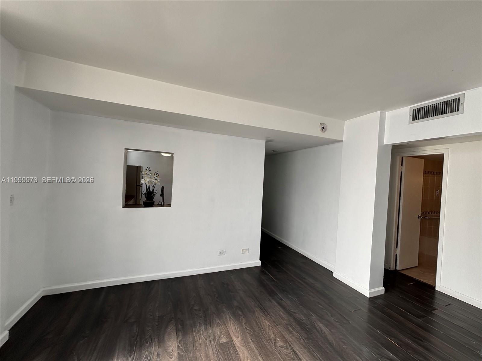 3660 NE 166th St #215 North Miami Beach, FL 33160