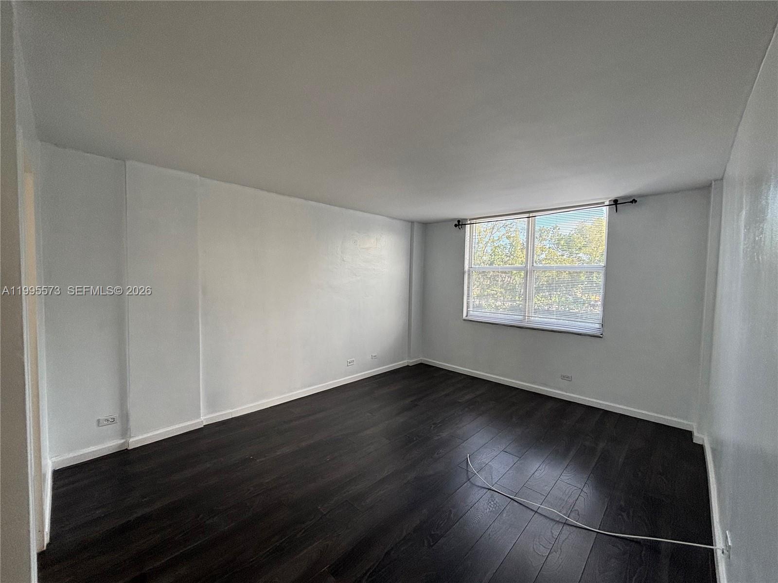 3660 NE 166th St #215 North Miami Beach, FL 33160