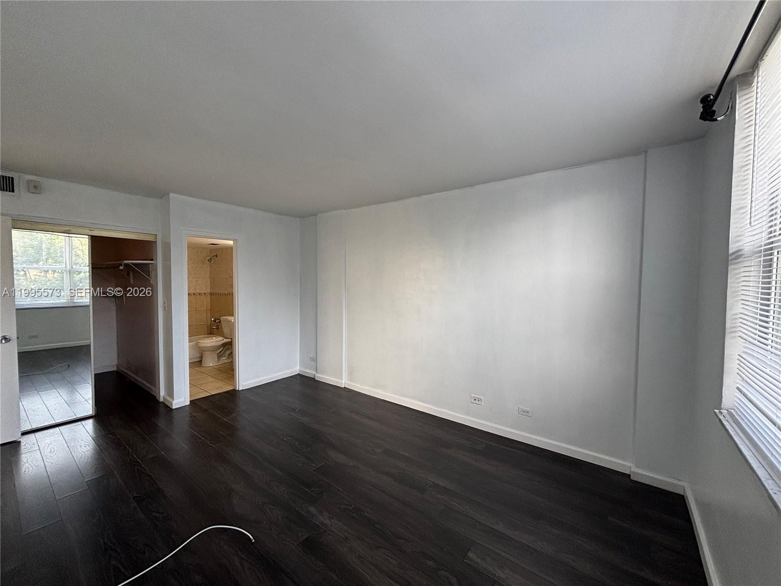 3660 NE 166th St #215 North Miami Beach, FL 33160