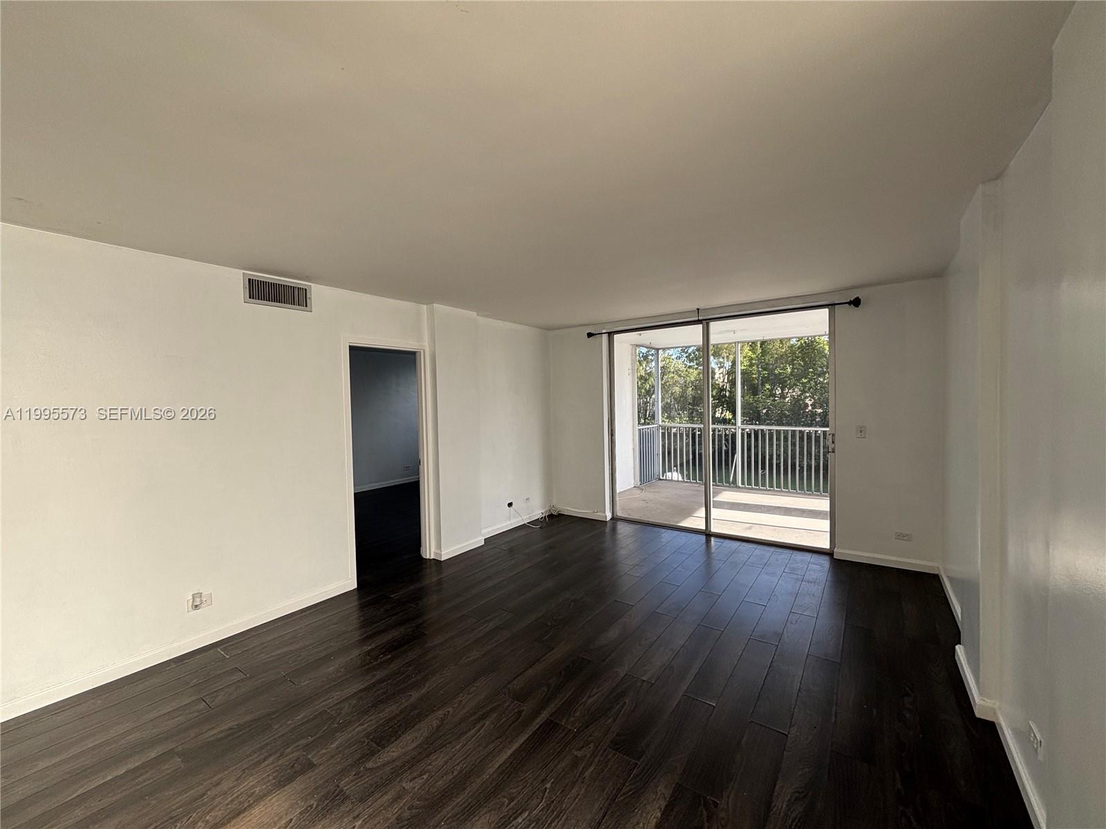 3660 NE 166th St #215 North Miami Beach, FL 33160