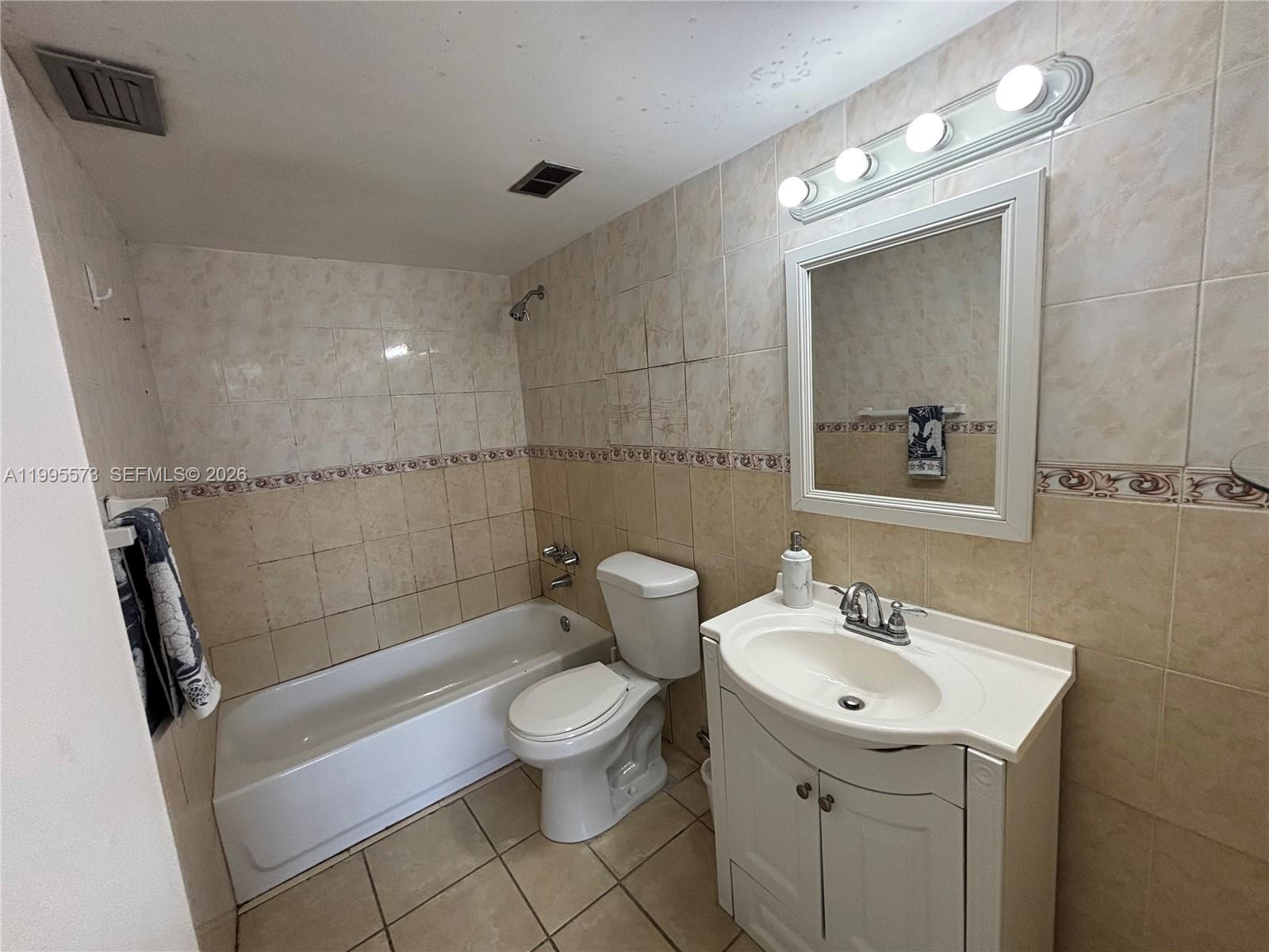 3660 NE 166th St #215 North Miami Beach, FL 33160