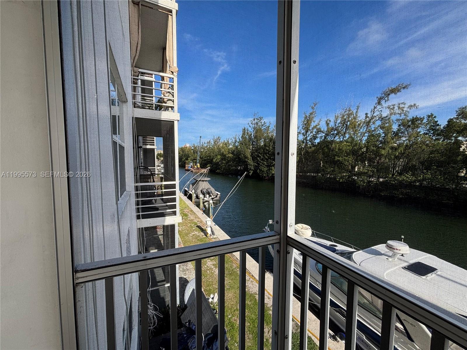 3660 NE 166th St #215 North Miami Beach, FL 33160