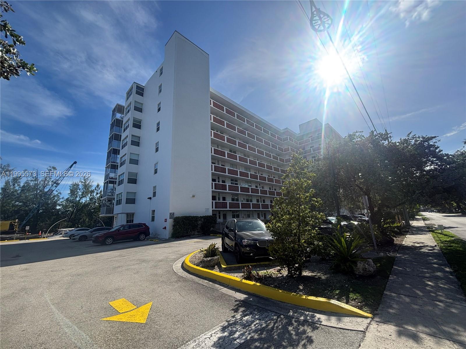 3660 NE 166th St #215 North Miami Beach, FL 33160