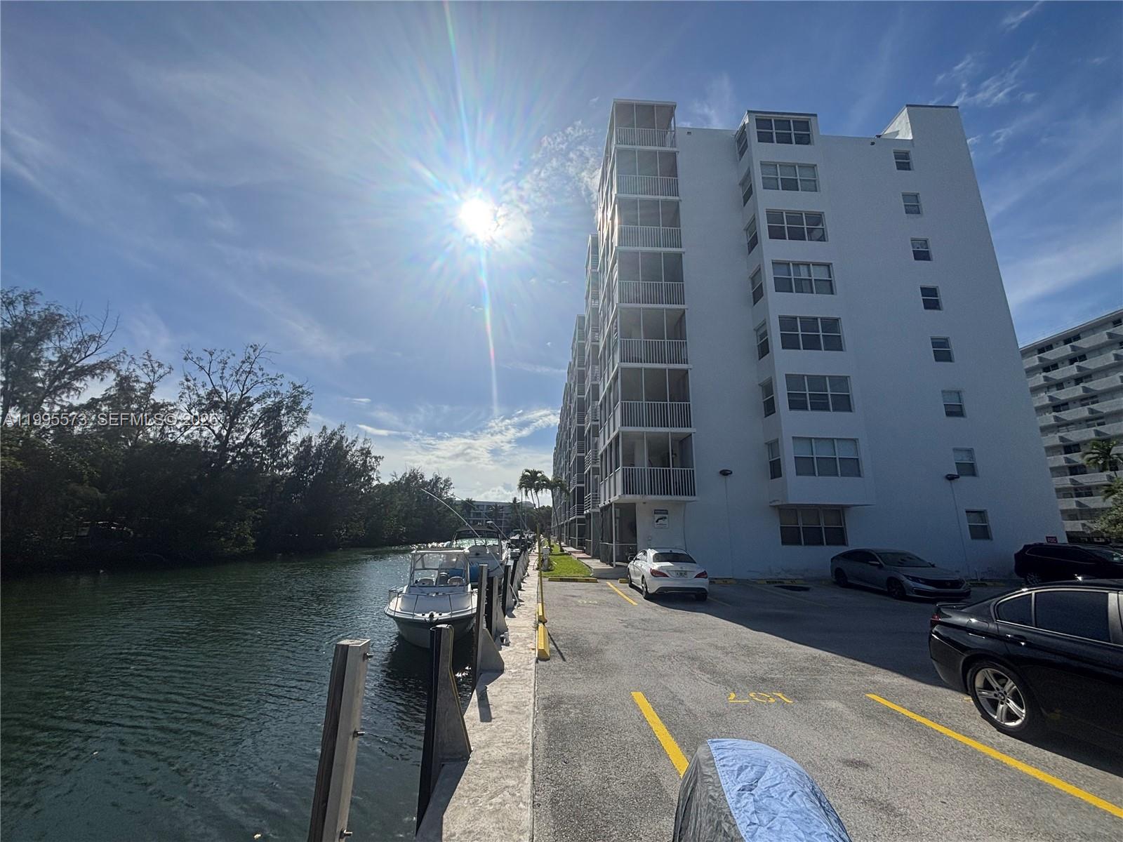 3660 NE 166th St #215 North Miami Beach, FL 33160