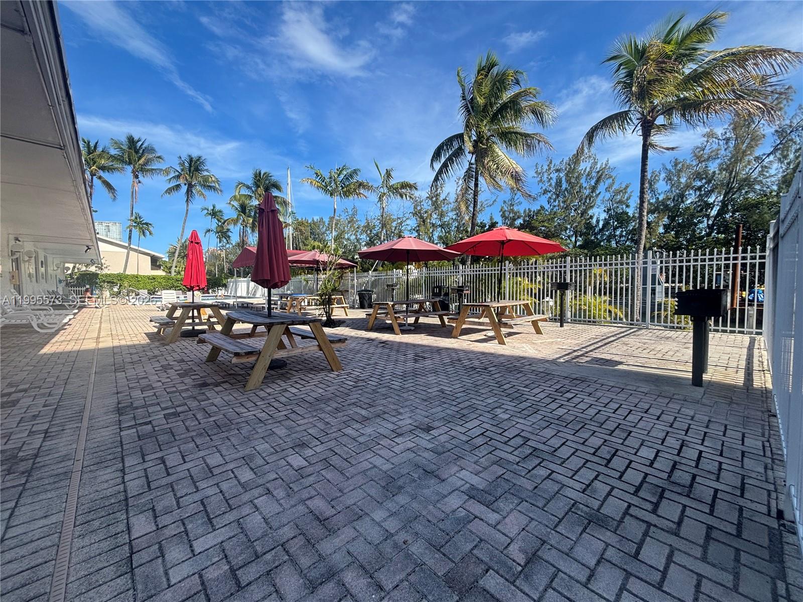 3660 NE 166th St #215 North Miami Beach, FL 33160