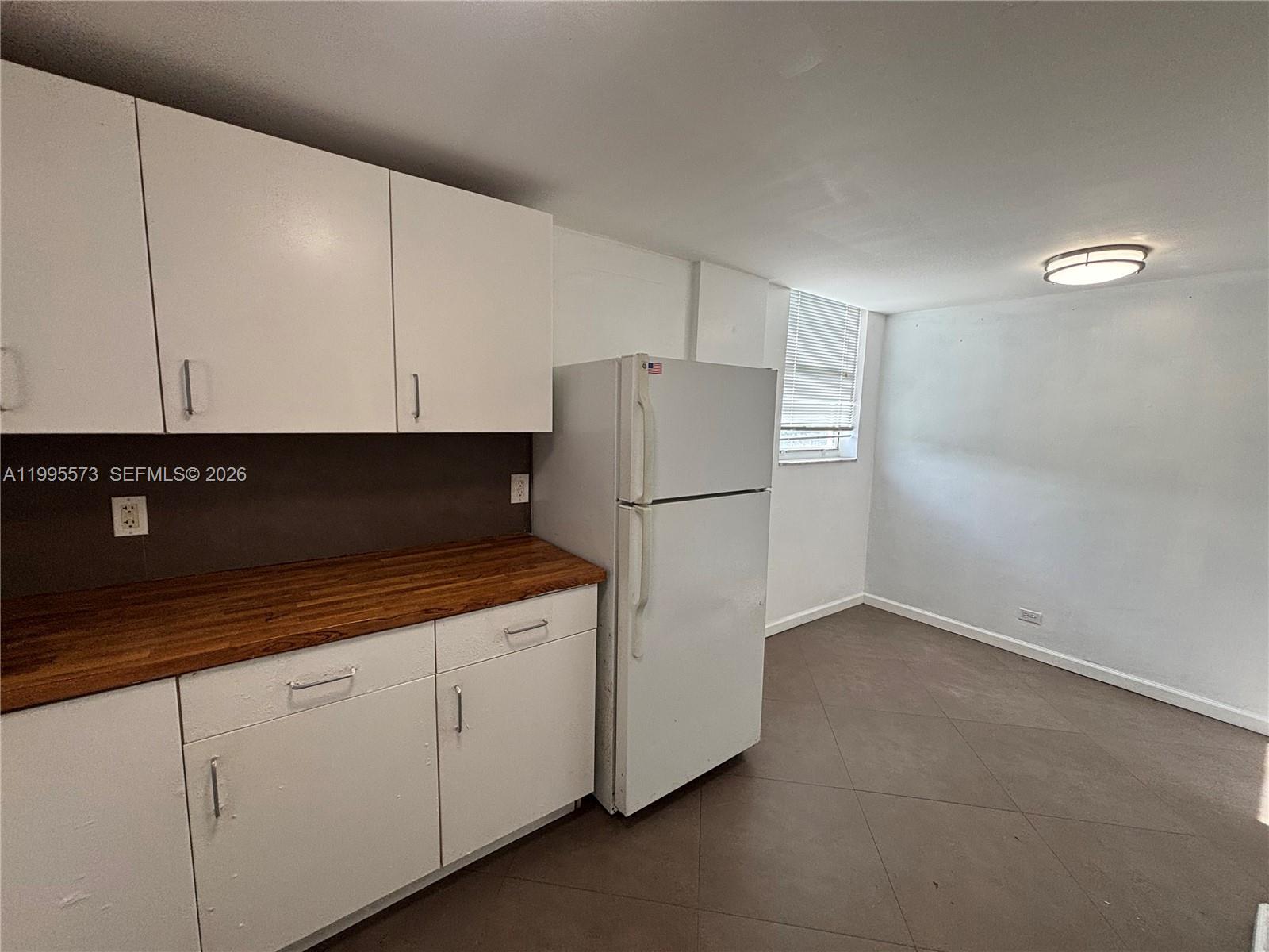 3660 NE 166th St #215 North Miami Beach, FL 33160
