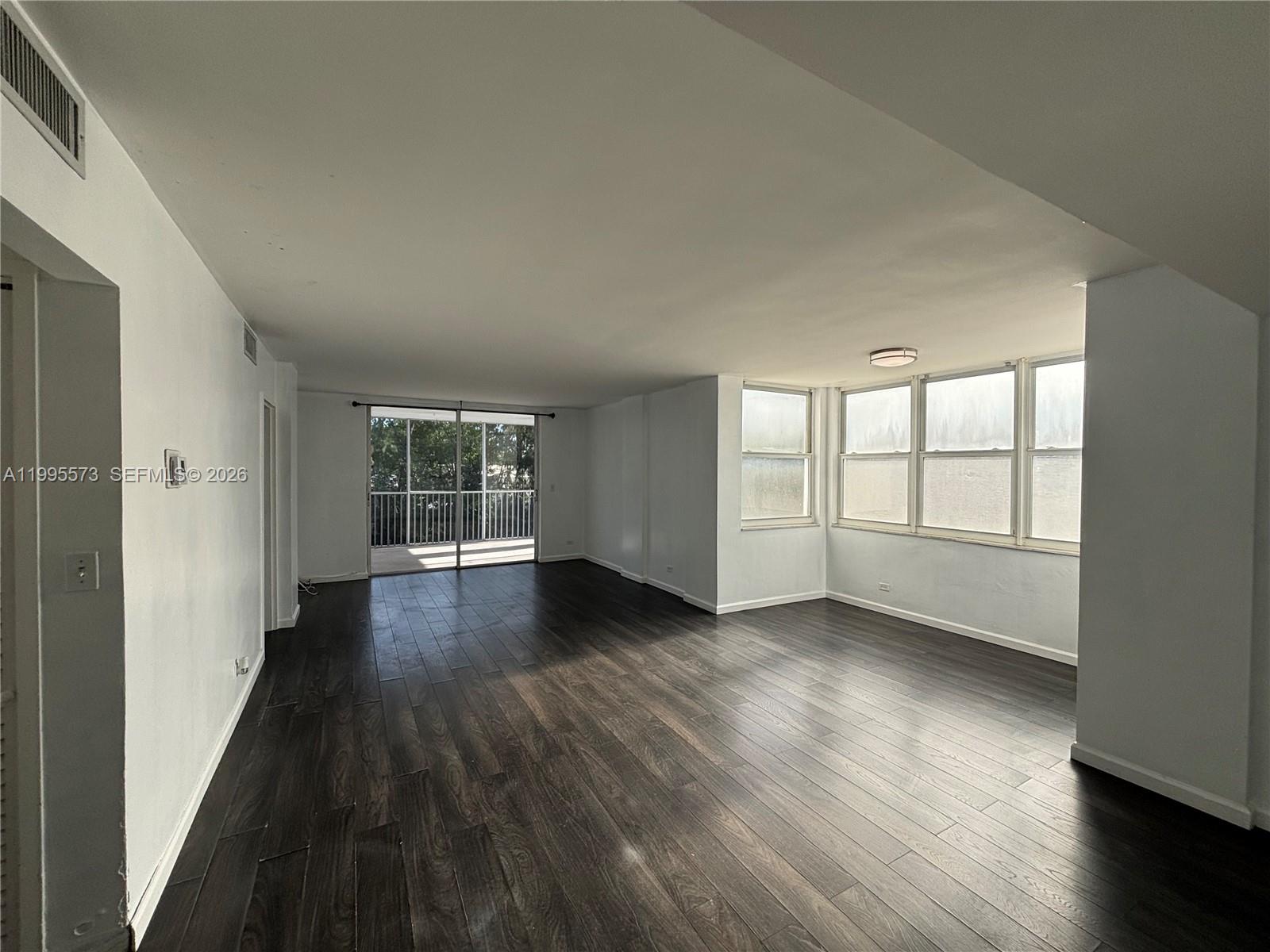 3660 NE 166th St #215 North Miami Beach, FL 33160