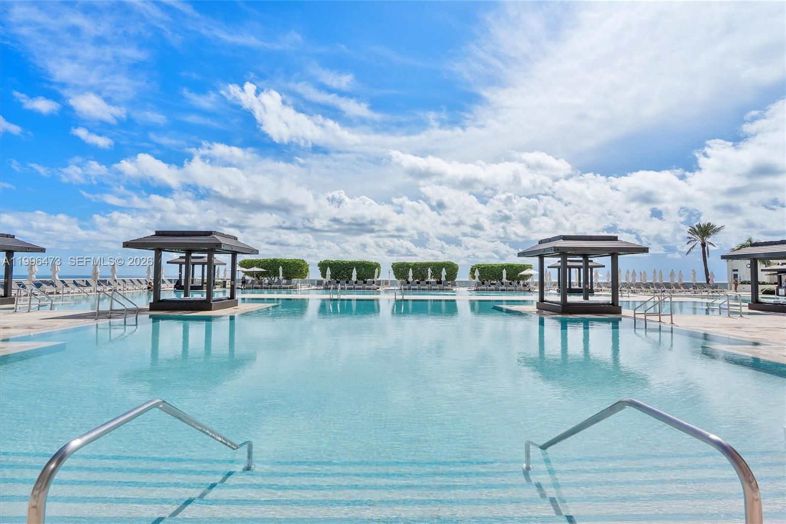 image Beach Club 232
