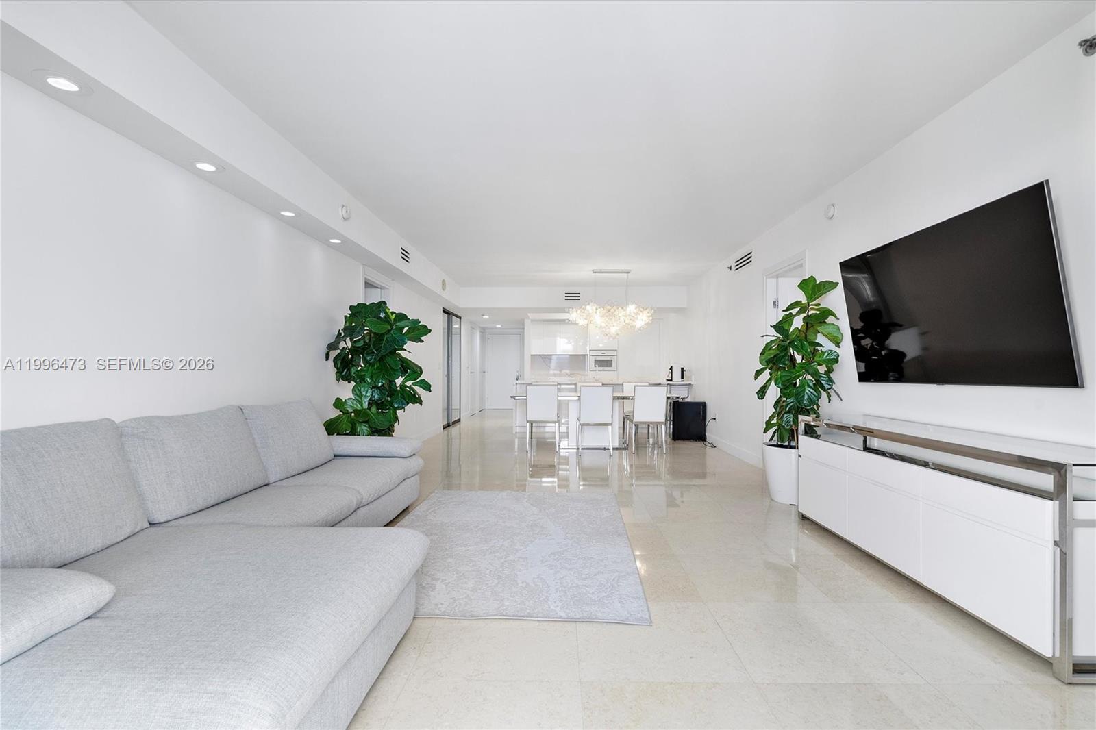 image Beach Club 26