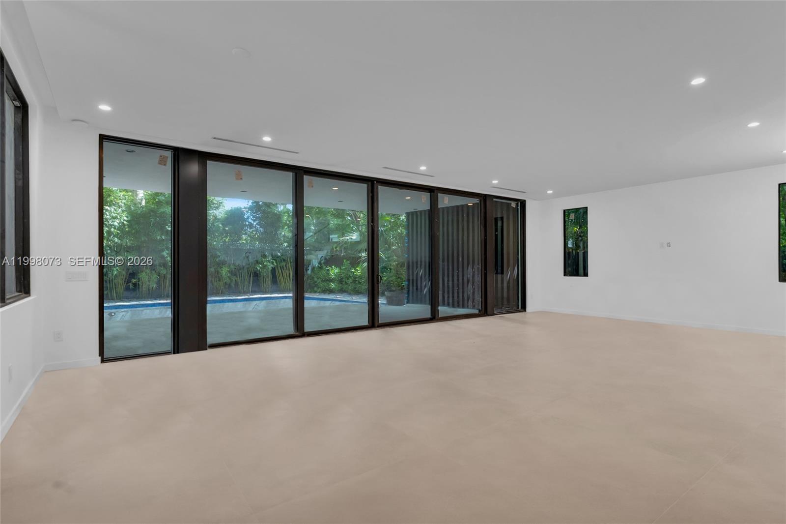 3983 Kumquat Ave Miami, FL 33133