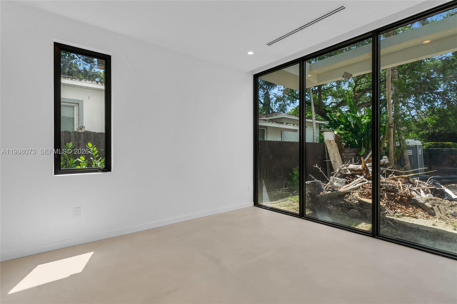 3983 Kumquat Ave Miami, FL 33133