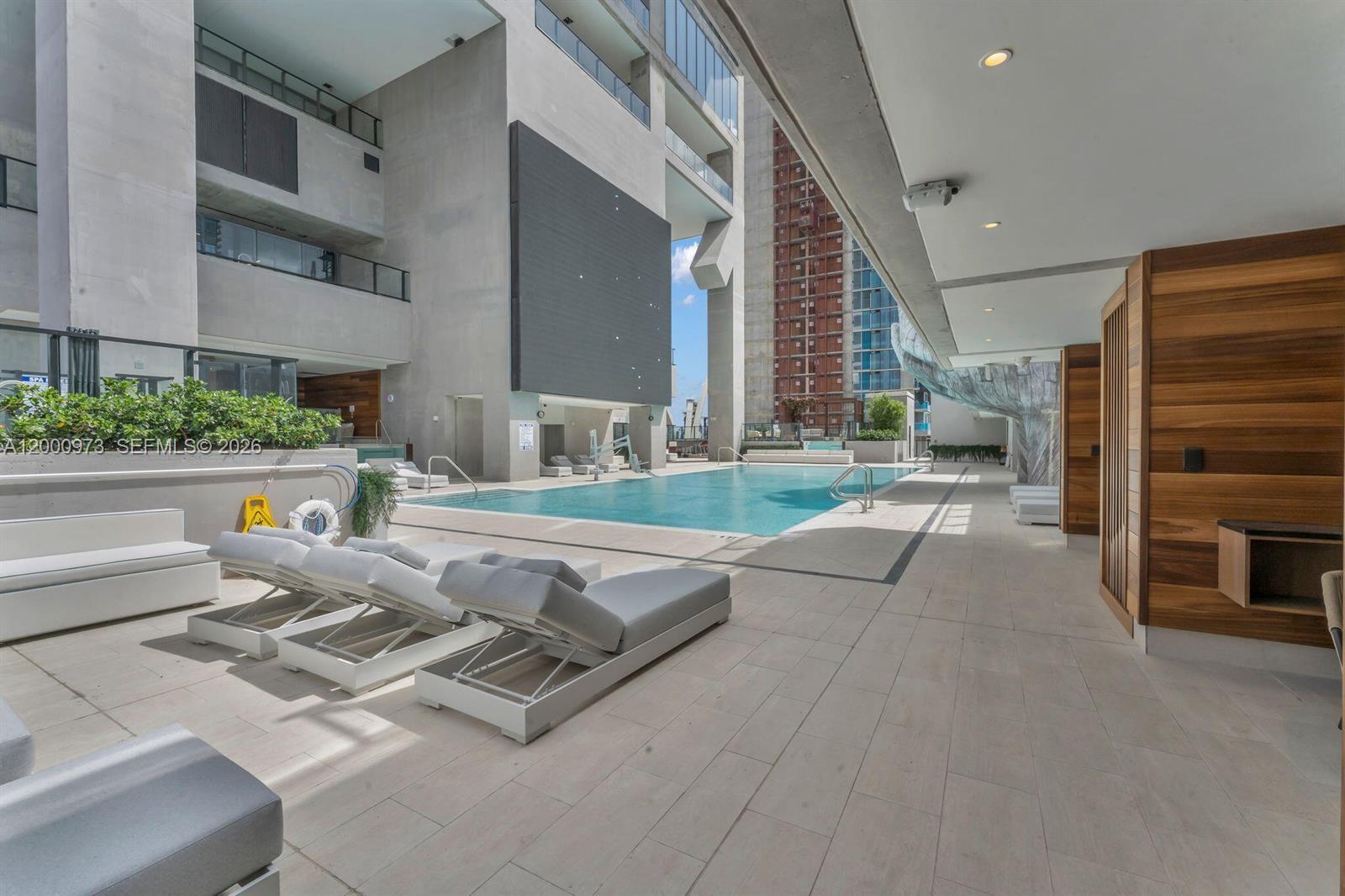image E11EVEN Hotel & Residences10