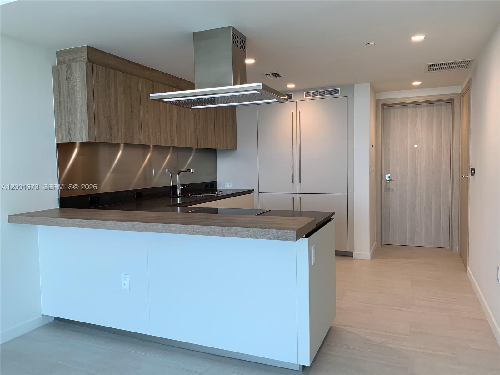 1000 Brickell Plz #3904 Miami, FL 33131