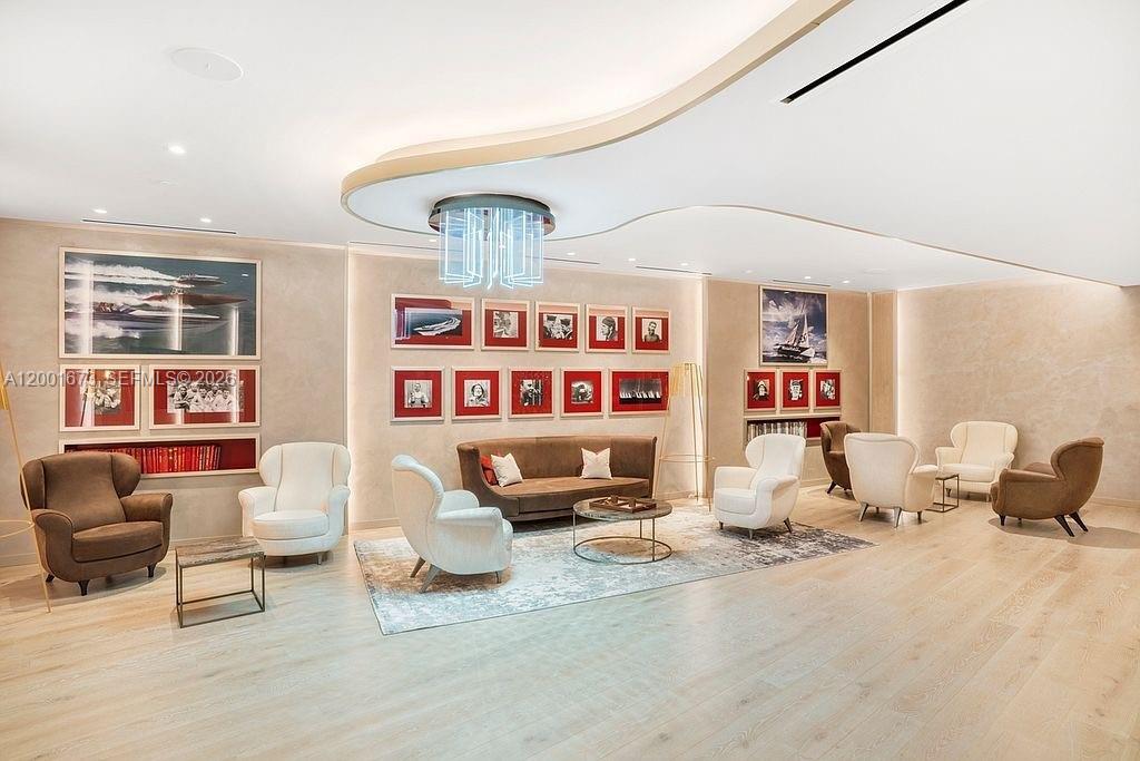 1000 Brickell Plz #3904 Miami, FL 33131