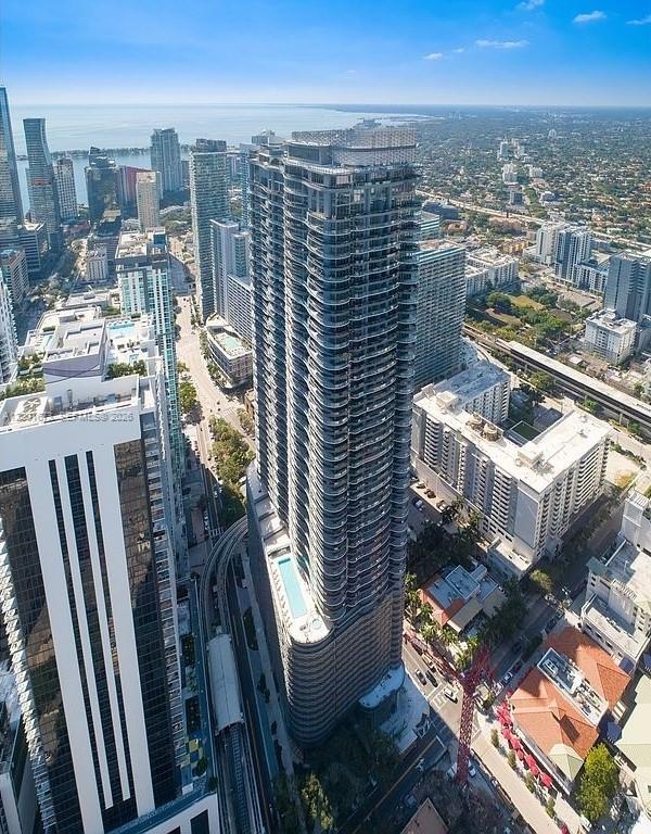 1000 Brickell Plz #3904 Miami, FL 33131