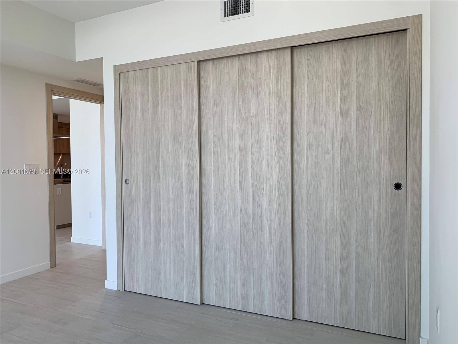 1000 Brickell Plz #3904 Miami, FL 33131