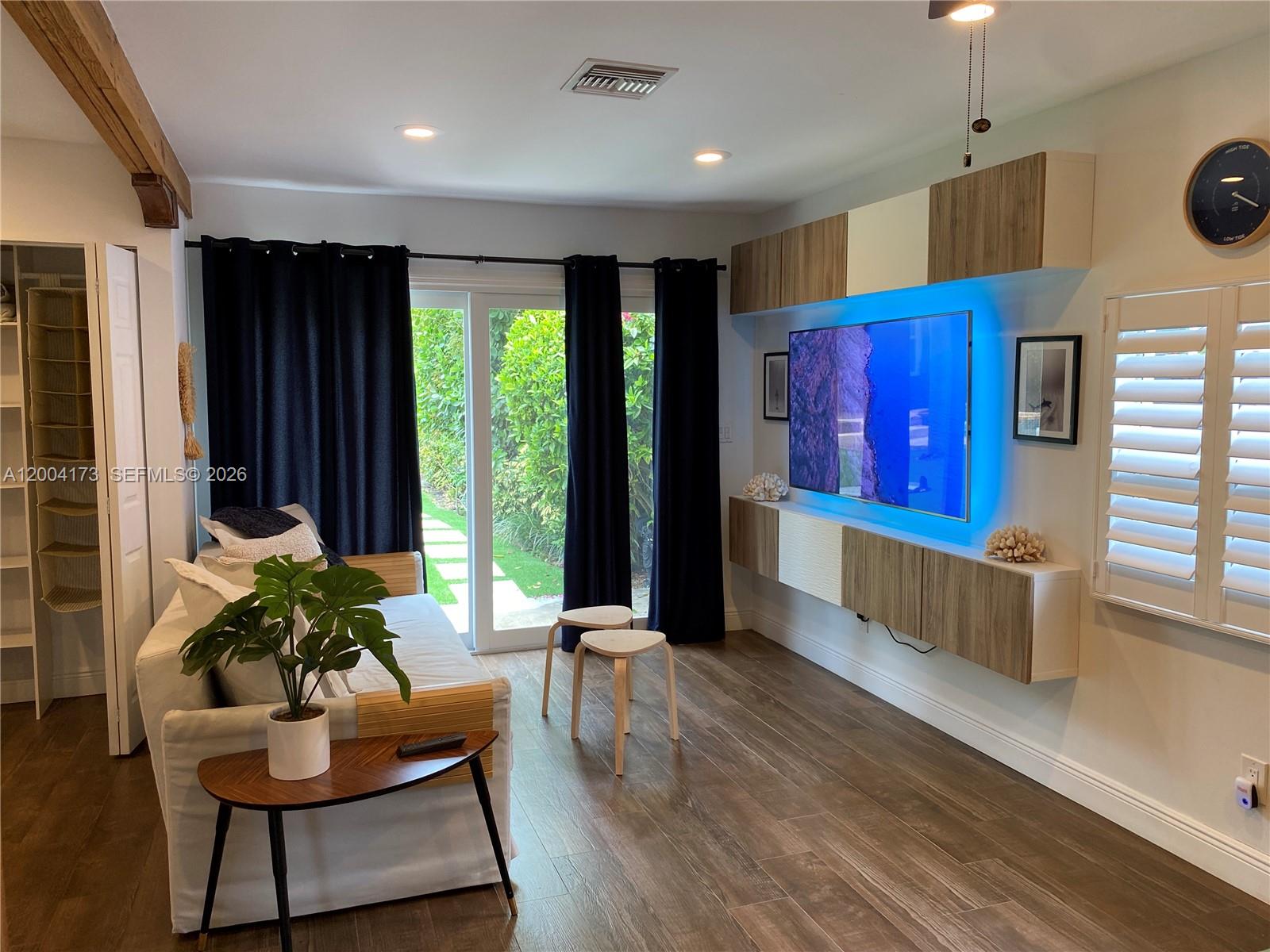 1313 NE 3rd St Fort Lauderdale, FL 33301