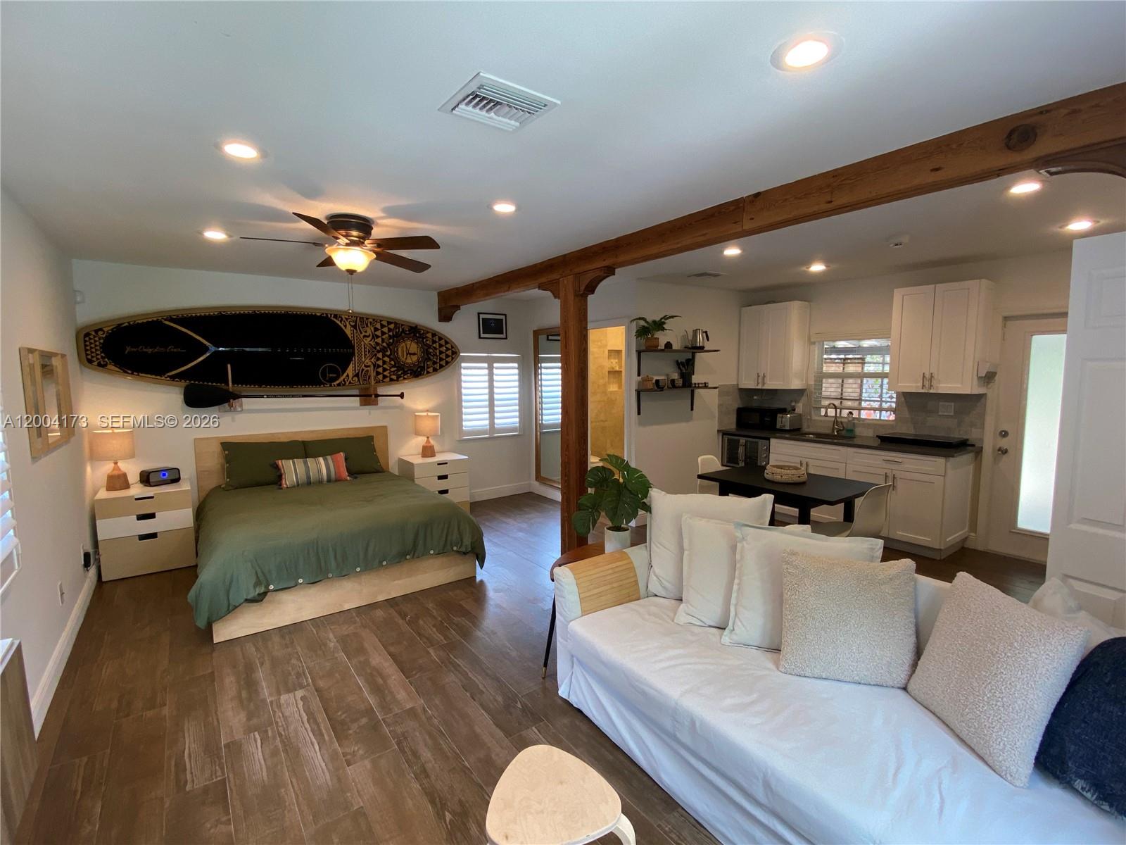 1313 NE 3rd St Fort Lauderdale, FL 33301